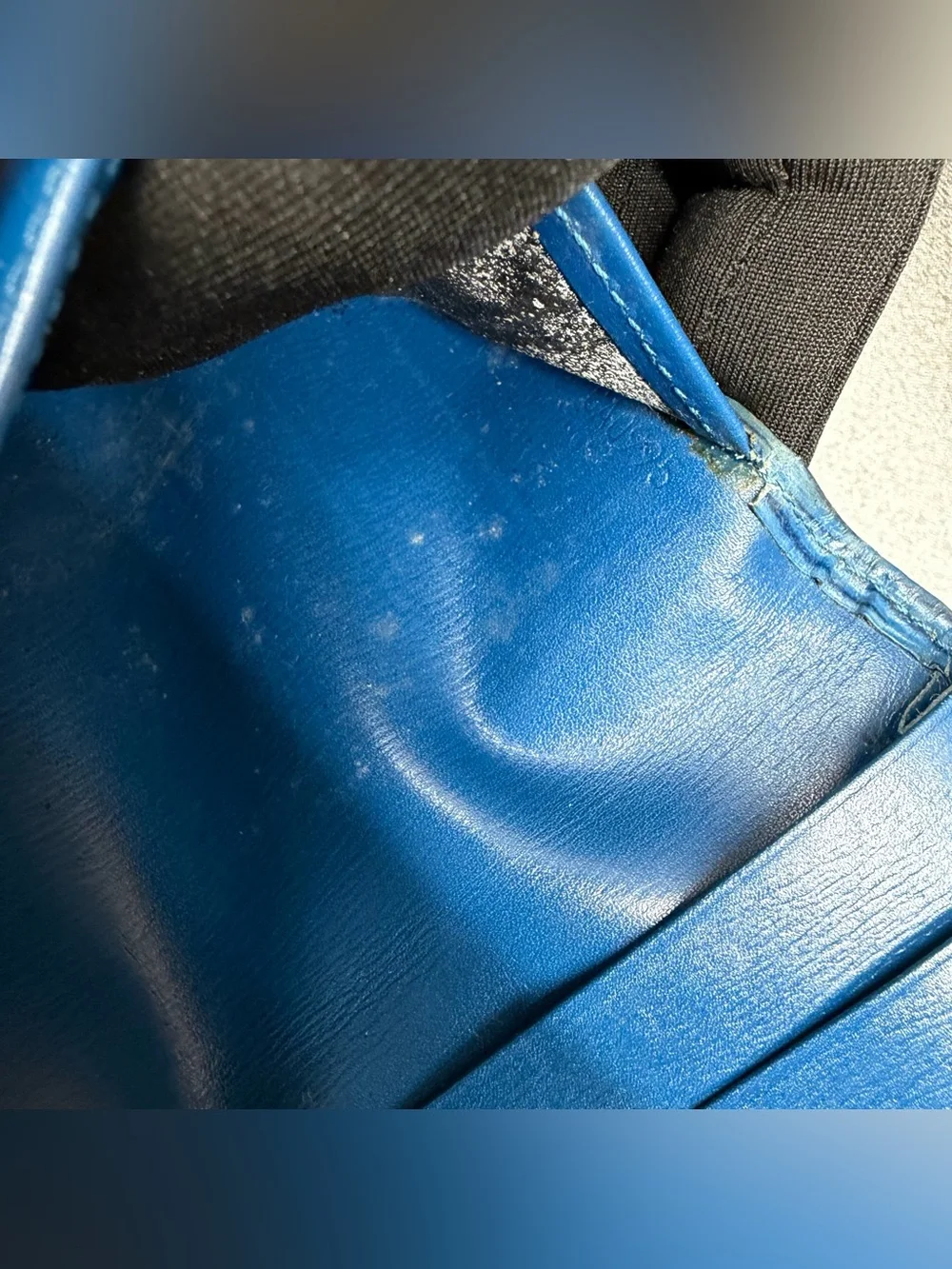 Louis Vuitton Blue Epi Portefeuille Brazza Wallet